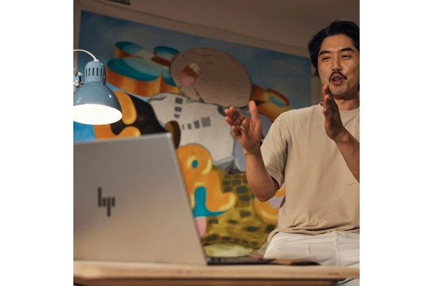 Laptop HP Envy 17-cw0023dx / 7H1T2UA / Intel i7-13 / 32GB / SSD 2TB / Intel Xe / FullHD / Dotyk / Win 11 / Srebrny