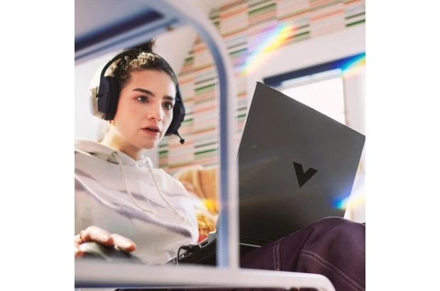 Gamingowy Laptop HP Victus 15-fb0002na 6P0W4EA / Ryzen 5 / 8GB / SSD 512GB / Nvidia RTX 3050 / FullHD 144Hz / Win 11 / Czarny