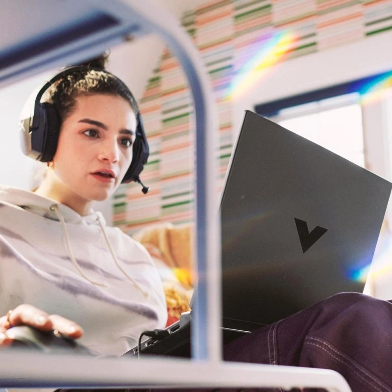 Laptop do gier HP Victus 15-fb1002ne / 8L9N8EA / Ryzen 5 / 8GB / SSD 512GB / Nvidia RTX 2050 / FullHD / Win 11 / Czarny