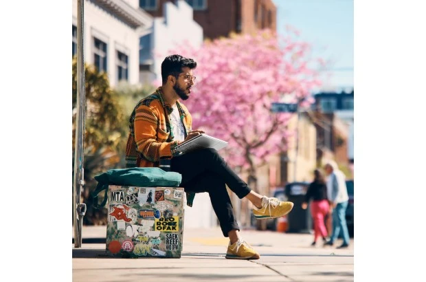 Laptop HP Envy x360 15-ew0008ca / 378Y3UA / Intel i5 / 16GB / SSD 2TB / Intel Xe / FullHD / Dotyk / Win 11 / Srebrny