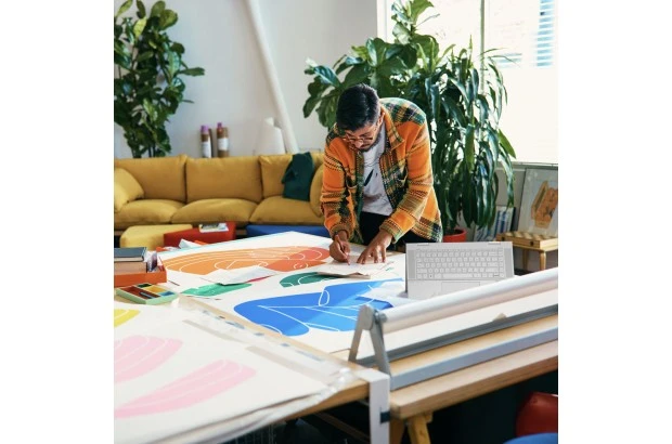 Laptop HP Envy x360 15-ew0008ca / 378Y3UA / Intel i5 / 16GB / SSD 2TB / Intel Xe / FullHD / Dotyk / Win 11 / Srebrny