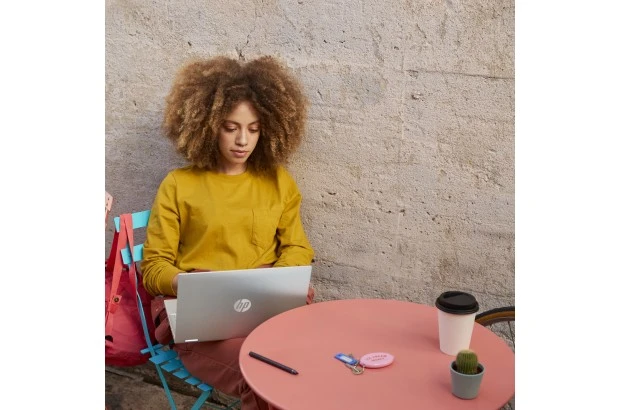 Laptop 2w1 HP Pavilion x360 14-dw1013dx / 7Y982UA / Intel i5-11 / 8GB / SSD 256 GB / Intel Xe / FullHD / Dotyk / Win 11 / Złoty