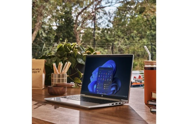 Laptop HP ProBook 440 G9 / 6J8Q6UT / Intel i5 / 16GB / SSD 256GB / Intel Xe / FullHD / Win 11 Pro / Srebrny