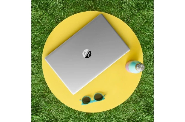 Laptop HP 17-cp2006ds / 7K045UA / AMD Ryzen 3 / 8GB / SSD 256GB / AMD Radeon / HD+ / Dotyk / Win 11 / Różowy