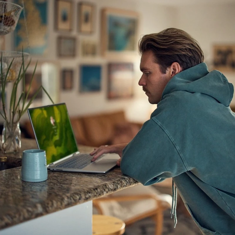 Laptop 2w1 HP Envy x360 15-fe0019na / 8J268EA / Intel i7-13 / 16GB / SSD 512GB / Intel Xe / FHD / OLED / Dotyk / Win 11