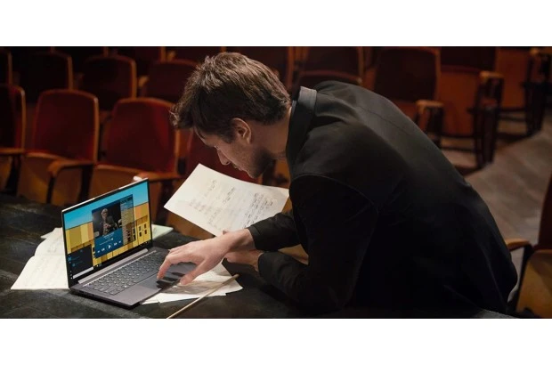 OUTLET Laptop Lenovo Yoga Slim 7-14IIL05 / 82A1005LUK / Intel i7-10 / 8GB / SSD 512GB / Intel UHD / FullHD / Win 11