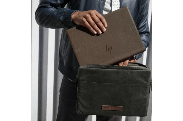 OUTLET Laptop HP Spectre Folio - 13-ak0000na / 5AS91EA / Intel i7-8 / 8GB / SSD 256GB / Intel UHD / FullHD / Dotyk / Win 11