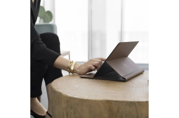 OUTLET Laptop HP Spectre Folio - 13-ak0000na / 5AS91EA / Intel i7-8 / 8GB / SSD 256GB / Intel UHD / FullHD / Dotyk / Win 11