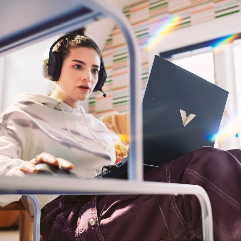 Laptop dla gracza Victus HP 15-fb1107nq / 99V16EA / AMD Ryzen 5 / 16GB / SSD 1TB / RTX 2050 / FullHD / 144Hz / FreeDos