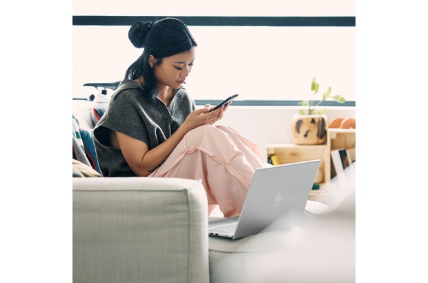 Laptop HP Envy 17-cr1000ca / 7X7B9UA / Intel i7-13 / 16GB / SSD 1TB / Nvidia RTX 2050 / FullHD / Win 11 / Srebrny