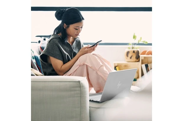 Laptop HP Envy 17-cr1000ca / 7X7B9UA / Intel i7-13 / 16GB / SSD 1TB / Nvidia RTX 2050 / FullHD / Win 11 / Srebrny