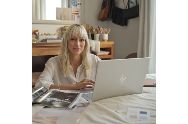 Laptop 2w1 HP Envy x360 15-fe0013dx / 7H9Y2UA / Intel i5-13 / 8GB / SSD 256GB / Intel Xe / FullHD / Dotyk / Win 11 / Srebrny