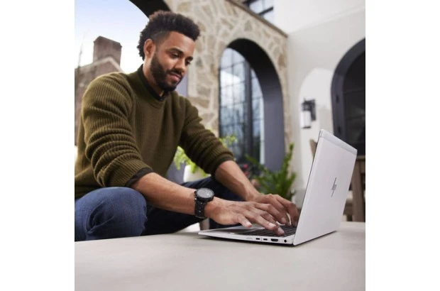 Biznesowy Laptop HP EliteBook 845 G8 / 490X0UC / AMD Ryzen 5 / 16GB / SSD 256GB / Radeon / FullHD / Win 11 Pro / Srebrny