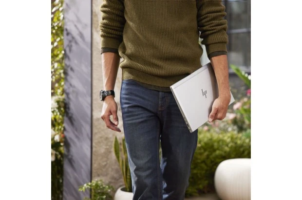 Biznesowy Laptop HP EliteBook 845 G8 / 490X0UC / AMD Ryzen 5 / 16GB / SSD 256GB / Radeon / FullHD / Win 11 Pro / Srebrny