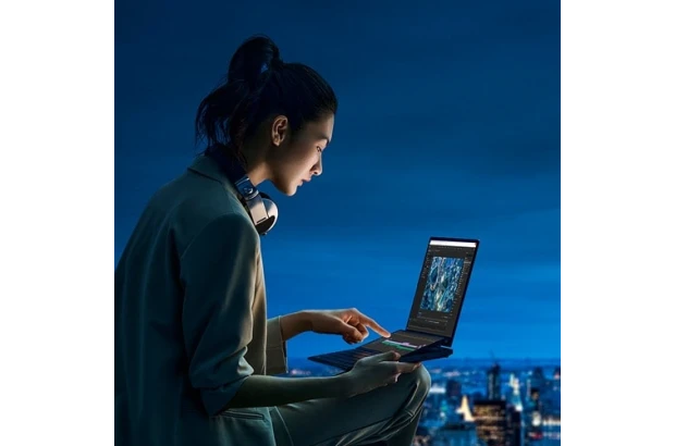 Laptop Asus ZenBook PRO 14 / UX8402VU-AS96T / Intel i9-13 / 32GB / SSD 1TB / Nvidia RTX 4050T / Dotyk / OLED / Win 11