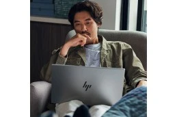 Laptop HP Envy 17-cw0008na / 8J273EA / Intel i7-13 / 16GB / SSD 512GB / Intel Xe / FullHD / Win 11 / Srebrny