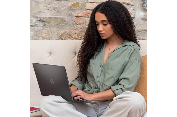 Laptop Dell Inspiron 3520 / 6HD73 / Intel i7-12 / 16GB / SSD 512GB / Intel Xe / FullHD / Win 11 / Czarny