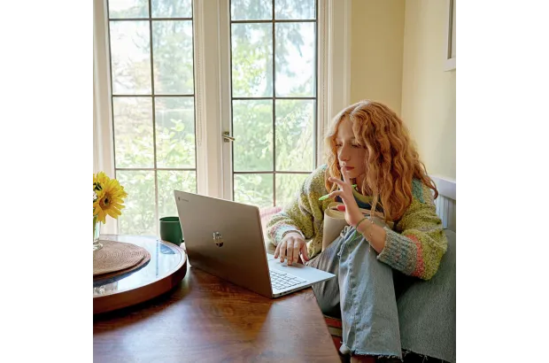 Laptop HP Chromebook 15a-nb0003ca / 975D0UA / Intel i3-N305 / 8GB / eMMC 128GB / Intel UHD / FullHd / Chrome OS / Srebrny