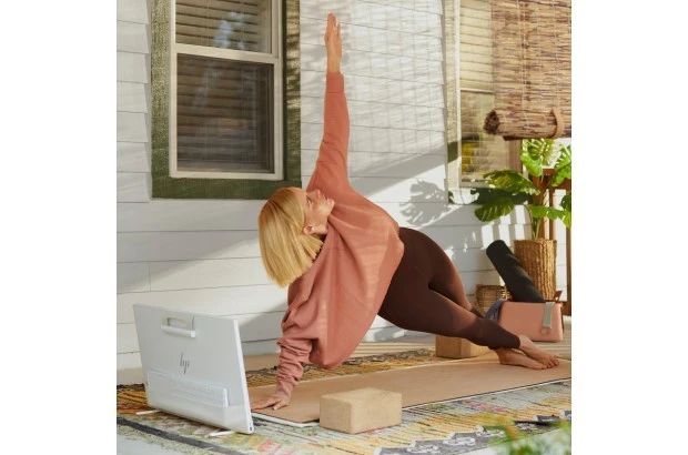 Komputer AIO HP Envy Move 24-cs0001na / 8V423EA / Intel i5-13 / 8GB / SSD 512GB / Intel UHD / QHD / Win 11 / Biały