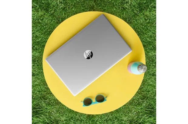 Laptop HP 17-CP3902ds / 8B0S7UA / AMD Ryzen 5 / 8GB / SSD 256GB / AMD Radeon / HD+ / Dotyk / Win 11 / Różowy