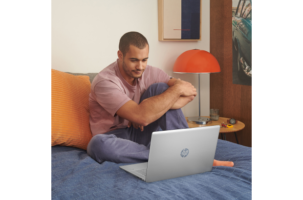 Laptop HP 17-CP3907ds / 8B0U2UA / AMD Ryzen 5 / 16GB / SSD 512GB / AMD Radeon / HD+ / Dotyk / Win 11 / Różowy