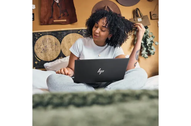 Laptop 2w1 HP Envy x360 15-EY0013 / 66B44UA / AMD Ryzen 5 / 16 GB / SSD 1TB / AMD Radeon / FullHD / Dotyk / Win 11 / Czarny