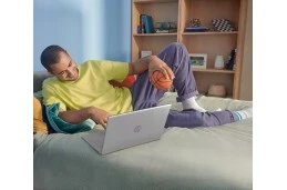 Mocny Laptop HP 17.3 i5 SSD 512GB 8GB FHD Win 11 3C9N9UA