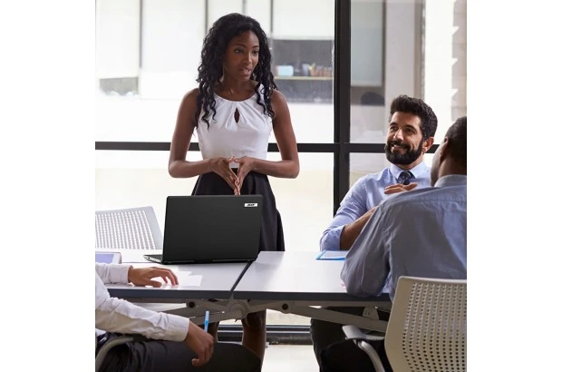 Laptop Acer TravelMate P2 TMP215 Intel i3-12 8GB SSD 256GB FullHD Win 11edu NX.VYEEP.007