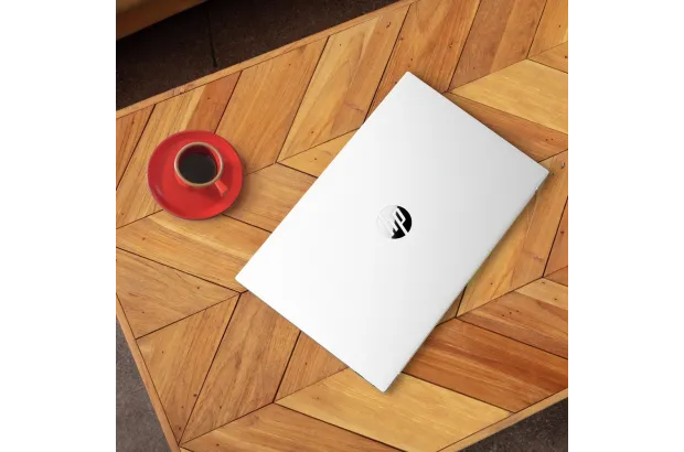 Laptop do pracy HP Pavilion 15-eg300 / 8Y3G5U8 / Intel i7-13 / 32GB / SSD 2TB / Intel Xe / FullHD / Win 11 / Biały