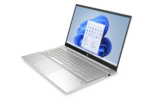 Laptop do pracy HP Pavilion 15-eg300 / 8Y3G5U8 / Intel i7-13 / 32GB / SSD 2TB / Intel Xe / FullHD / Win 11 / Biały