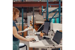 Laptop do pracy HP ProBook 460 G11 / A1LH5UT / Intel Ultra 7 / 16GB / SSD 1TB / Intel Graphics / WUXGA / Win 11 Pro / Srebrny