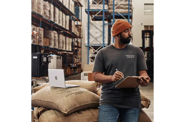 Laptop HP ProBook 440 G9 / 687N1UT / Intel i7-12 / 16GB / SSD 512GB / Intel Xe / FullHD / Win 11 Pro / Srebrny