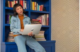 Laptop HP Pavilion 15-eh3004ne / 822S9EA / AMD Ryzen 7 / 16GB / SSD 512GB / AMD Radeon / FullHD / Win 11 / Srebrny