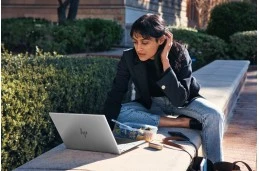 HP Pav Plus Laptop 14-eh1001nx / 8F1L2EA / Intel i7-13 / 16GB / 1TB SSD / GeForce RTX2050 4GB / 2.8K / OLED / Win 11 / Srebrny