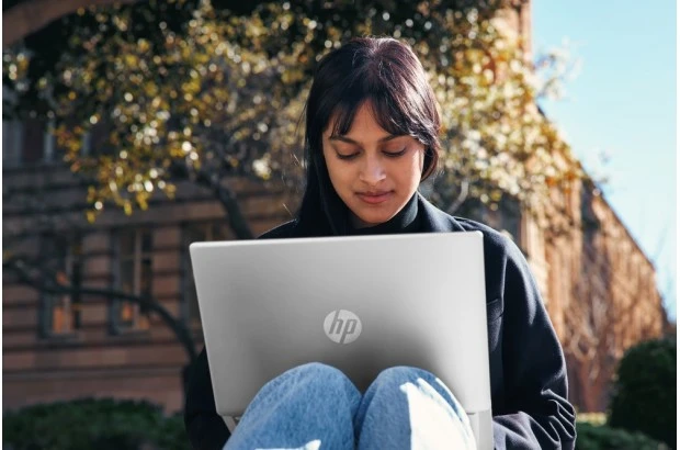 HP Pav Plus Laptop 14-eh1001nx / 8F1L2EA / Intel i7-13 / 16GB / 1TB SSD / GeForce RTX2050 4GB / 2.8K / OLED / Win 11 / Srebrny