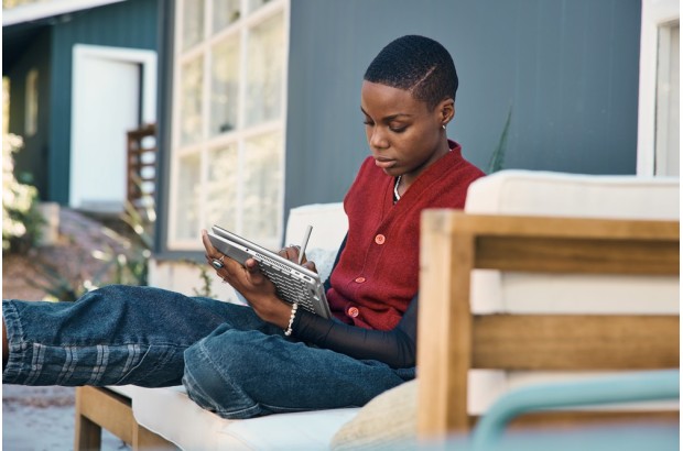 Laptop HP Pavilion X360 14-ek1009np / 8Y7Z8EA  / i5-13 / 16GB / SSD 512GB / Intel Xe / FullHD / Win 11 / Dotyk / Srebrny