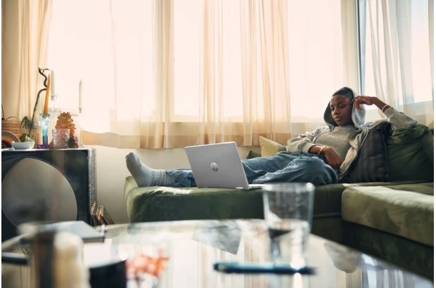 Laptop HP Pavilion X360 14-ek1000nx / 8F1R1EA / Intel Core i7-13 / 16GB / SSD 1TB / Intel Xe / FullHD / Win 11 / Dotyk / Różowy