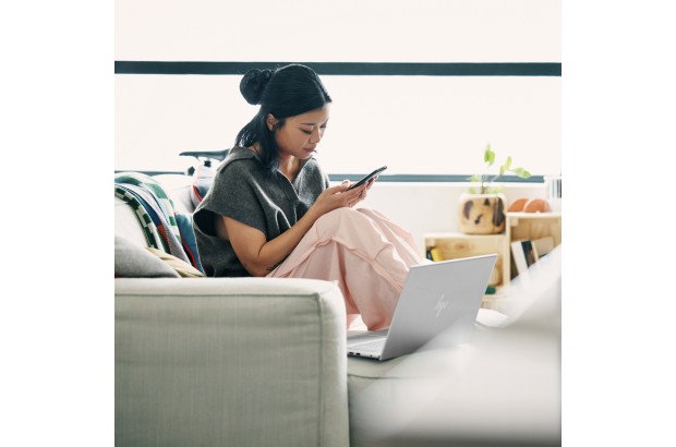 Laptop Envy HP 17-cr1003ca / 84T68UA / Intel i7-13 / 32GB / SSD 2TB / Intel Xe / FullHD / Dotyk / Win 11 / Szary