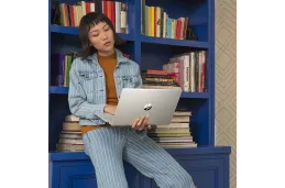 Laptop HP Pavilion 15-eg3323nw / 8G0K3EA / Intel i5-13 / 16GB / SSD 512GB / Intel Xe / FullHD / Win 11 / Srebrny