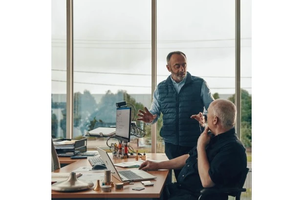 Laptop do pracy HP ProBook 460 G11 / A38BMET / Intel Core 5 / 64GB / SSD 512GB / Intel / WUXGA / Win 11 Pro