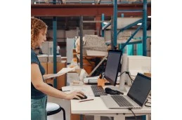 Laptop do pracy HP ProBook 460 G11 / A38GPET / Intel Core 7 / 64GB / SSD 1TB / Intel / WUXGA / Win 11 Pro