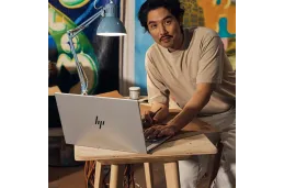 Laptop HP Envy 17-cw0008na / 8J273EA / Intel i7-13 / 32GB / SSD 1TB / Intel Xe / FullHD / Win 11 / Srebrny