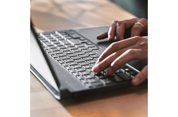 Laptop HP Victus 15-fa1234nw / 8F6Z0EA / Intel i5-13 / 16GB / SSD 512GB / Nvidia RTX 2050 / FullHD / 144Hz / Win 11 / Czarny