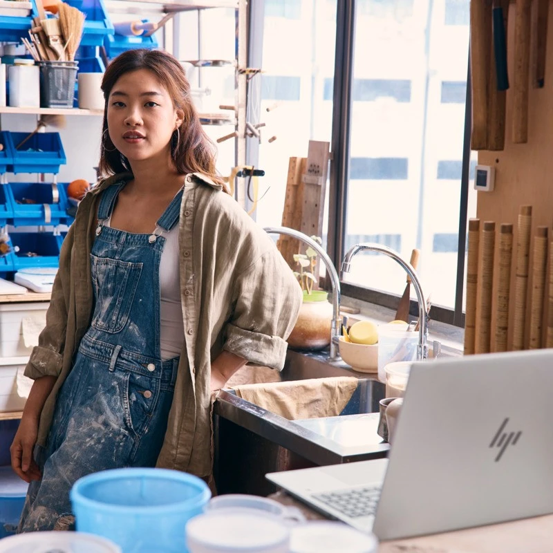 Laptop HP Pavilion 16-ab1044nn / A12SHEA / Intel Ultra 7 / 32GB / SSD 1TB / Intel Graphics / WQXGA / 120Hz / Win 11 Pro