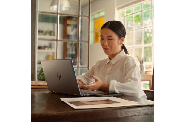 Laptop 2w1 HP Envy X360 14-fc0084nw / A01FGEA  / Intel Ultra 5 / 16GB / SSD 512GB / Intel Graphics / 2.8K / Dotyk / Win 11