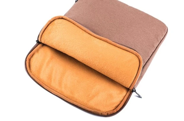 Pokrowiec na laptopa Logic Concept 15,6" (LOGIC PLUSH 15 BRĄZ)