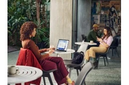 Laptop HP OmniBook X Copilot+ 14-FE1003 / A9FF7UA / Snapdragon X1P-42-100 / 16GB / SSD 512GB / 2,2k / Dotyk / Win 11 / Srebrny