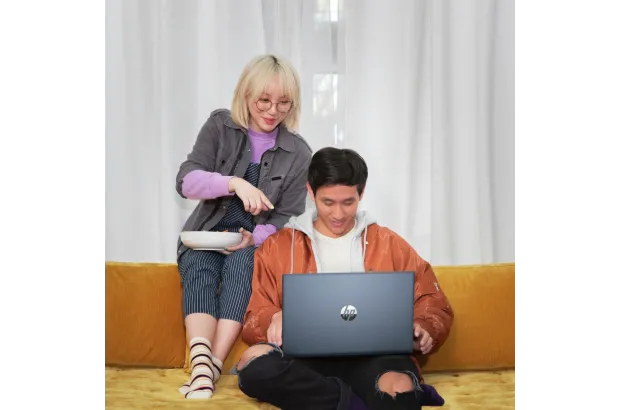 Laptop HP Pavilion 15-eh1052wm / 4J8D6UA / AMD Ryzen 5 / 8GB / SSD 512GB / AMD Radeon / FullHD / Win 11 / Niebieski