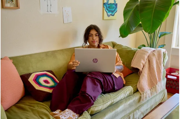 Laptop HP 15-fd0101ds / A93V7UA / Intel N100 / 8GB / UFS 128GB / Intel UHD / HD / Dotyk / Win 11 / Biały