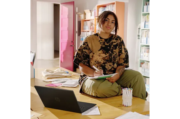 Laptop HP 15-fd0101ds / A93V7UA / Intel N100 / 16GB / UFS 128GB / Intel UHD / HD / Dotyk / Win 11 / Biały